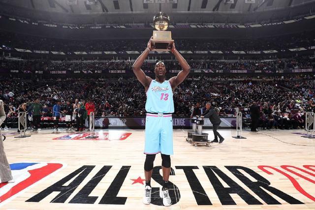 每体：关于巴萨用藤森给奥尔莫注册的猜测不实